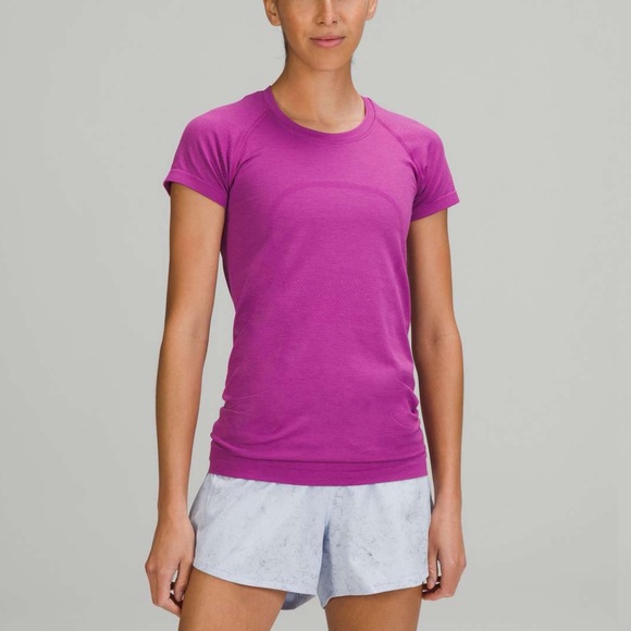 Lululemon Swiftly Tech Short Sleeve Shirt 2.0 Sz 6 In Vivid Plum / Vivid Plum - Picture 1 of 8